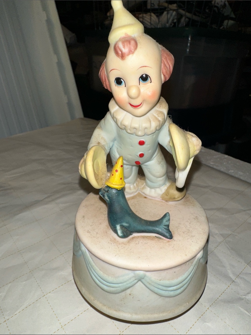 Vintage Artmark rotating “Clown with Seal” music box